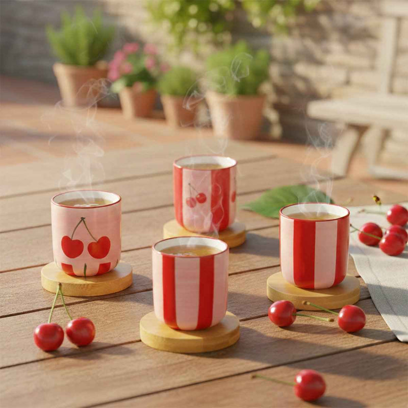 Kirschkaffeetassen mit Untertassen aus Holz – 4er-Set