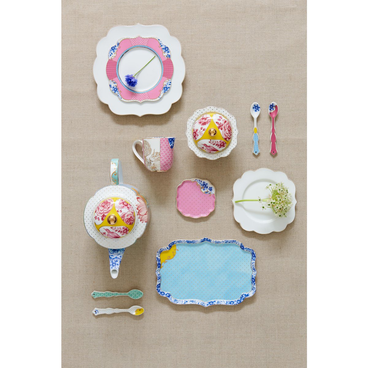 Set/2 Tea Cups & Saucers Royal Flowers - Pimis Living