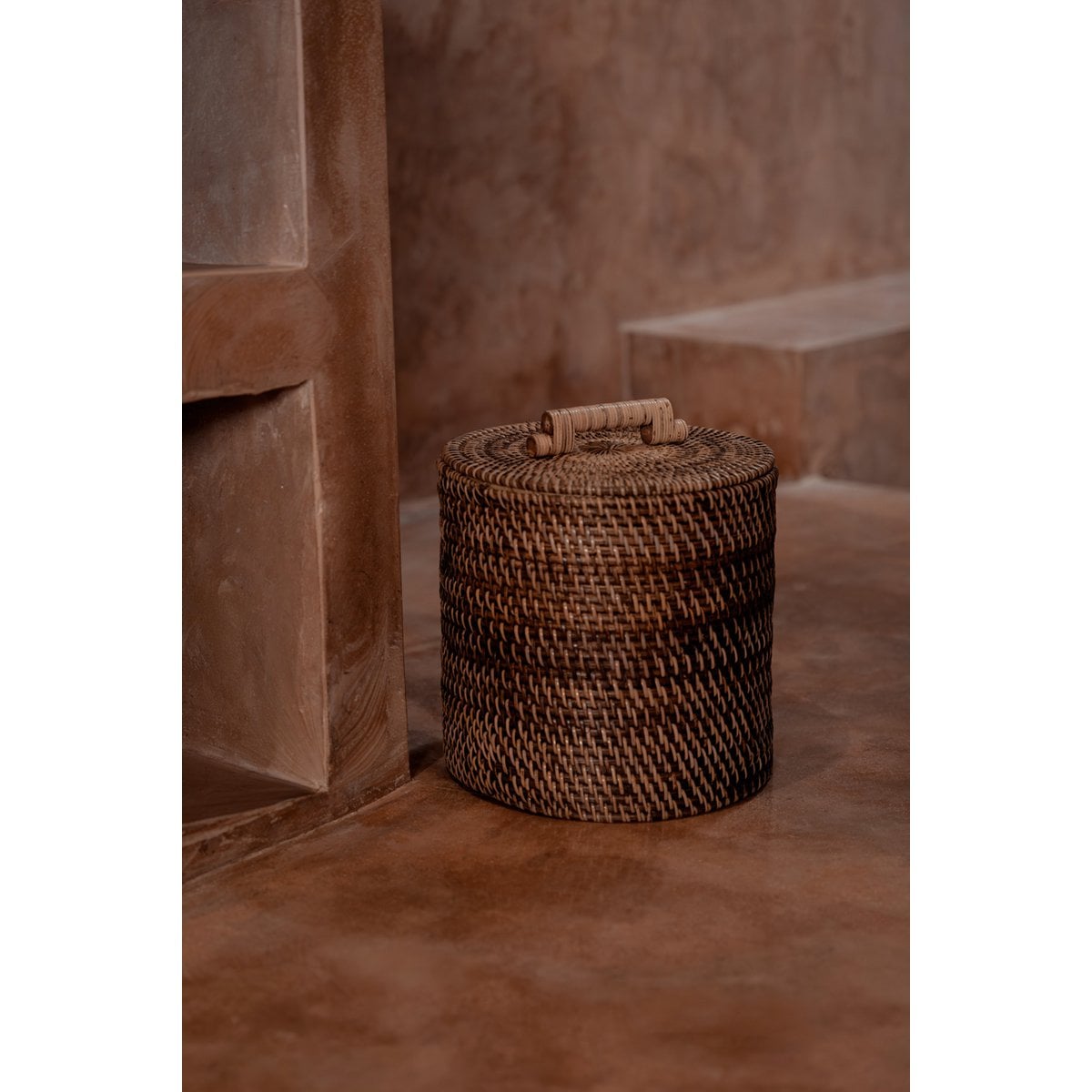 Der Rattan-Mülleimer niedrig – Naturbraun - Pimis Living