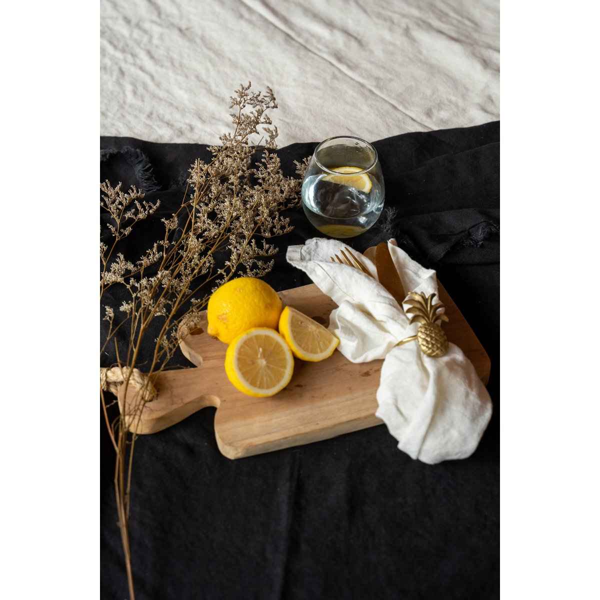 Die Leinenserviette – Weiß Bazar Bizar Living
