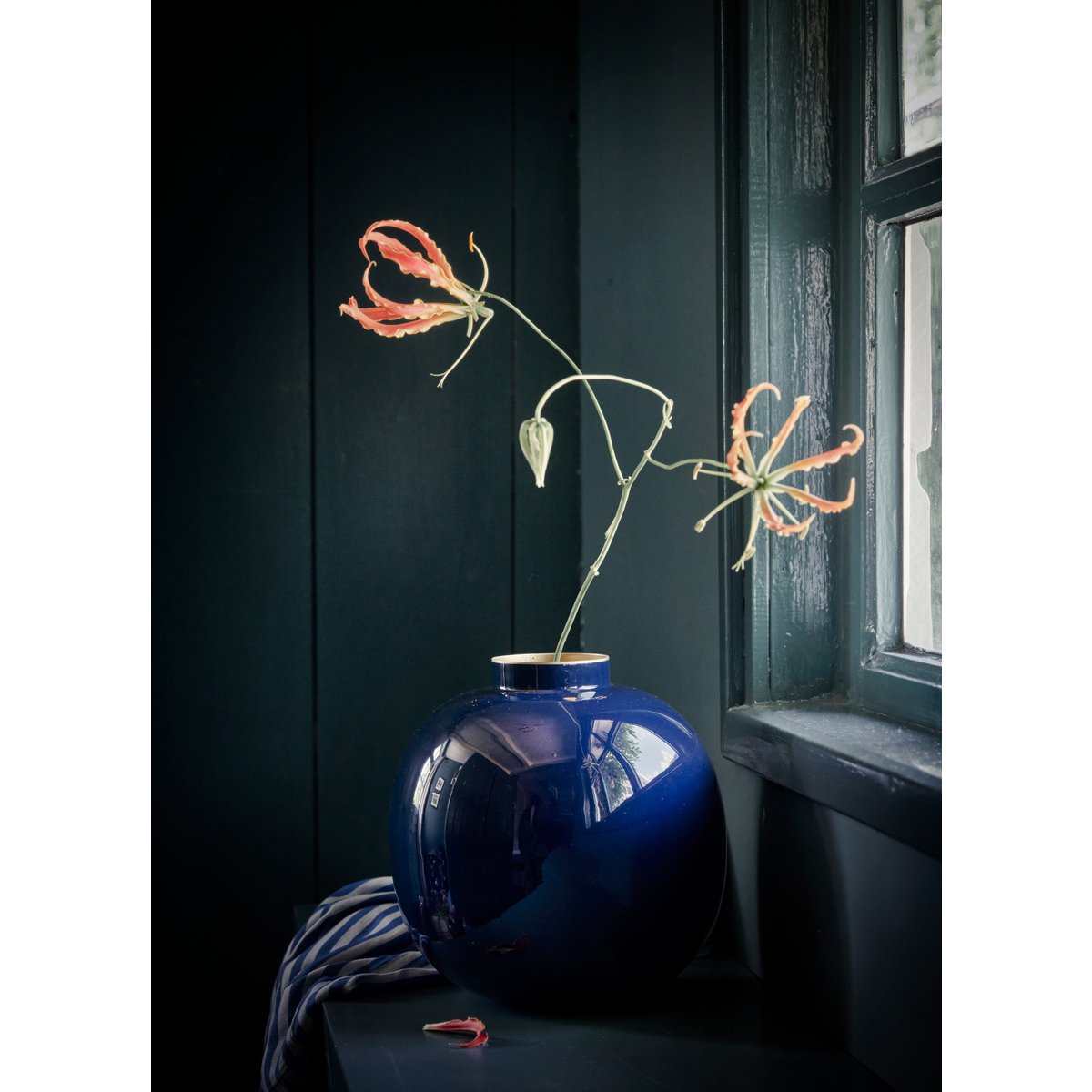 Vase Metal Blue 23cm - Pimis Living