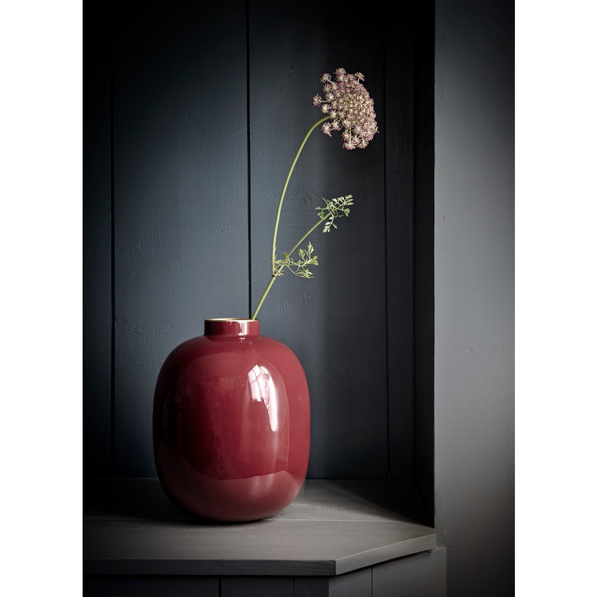 Vase Metall Dunkelrot 32cm Pip Studio - German and Austrian markets only
