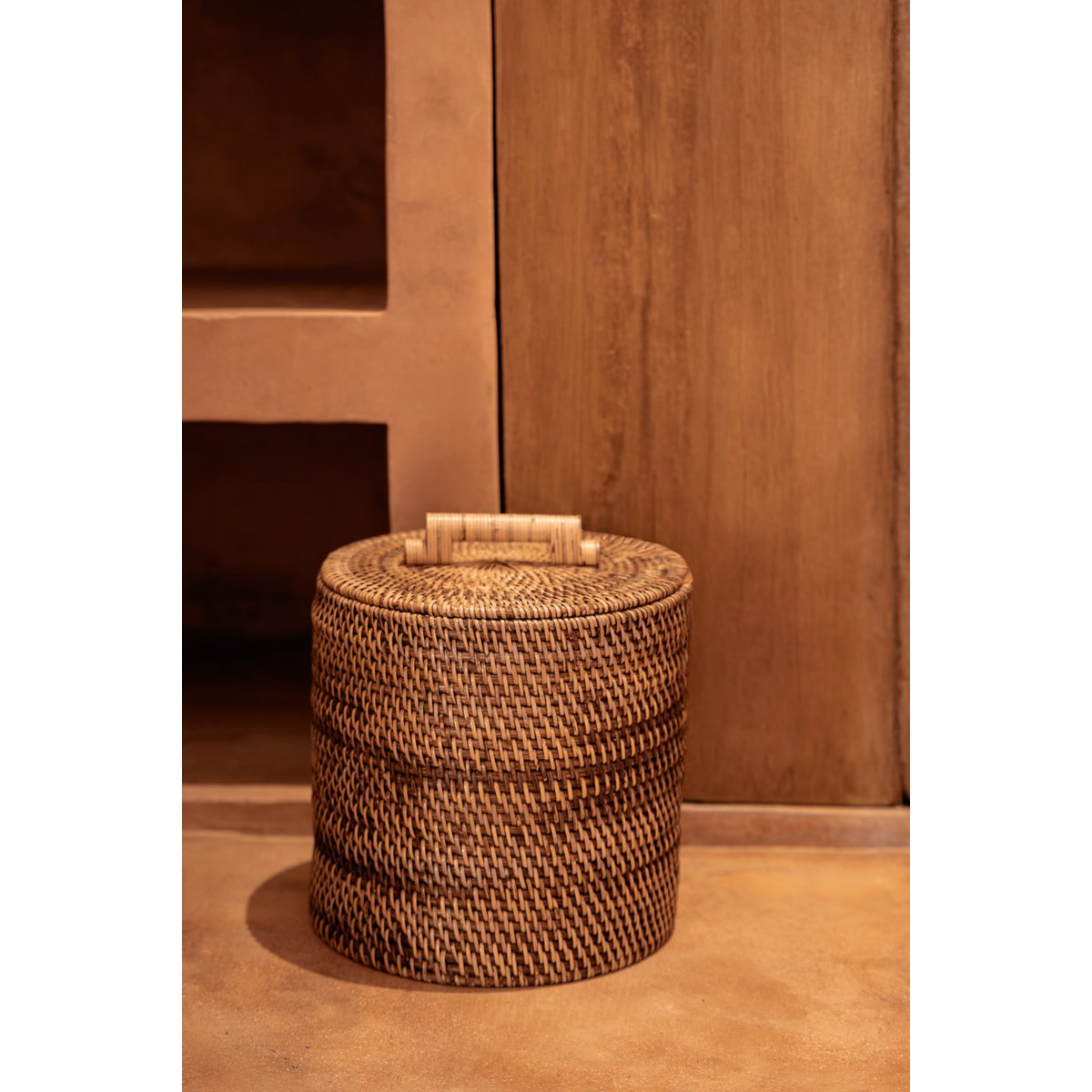Der Rattan-Mülleimer niedrig – Naturbraun - Pimis Living