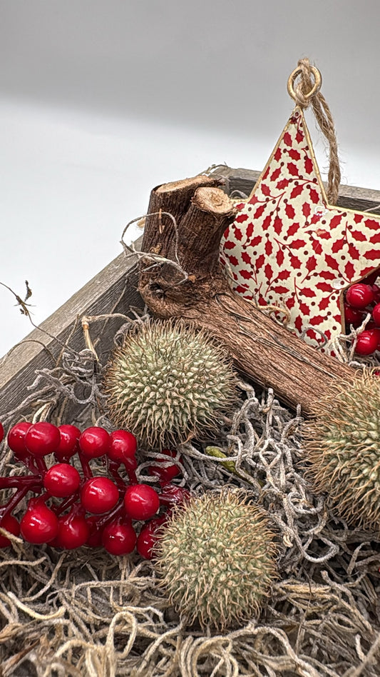 Adventgesteck, Blechtasse mit 1 Spitzkerze in Rot