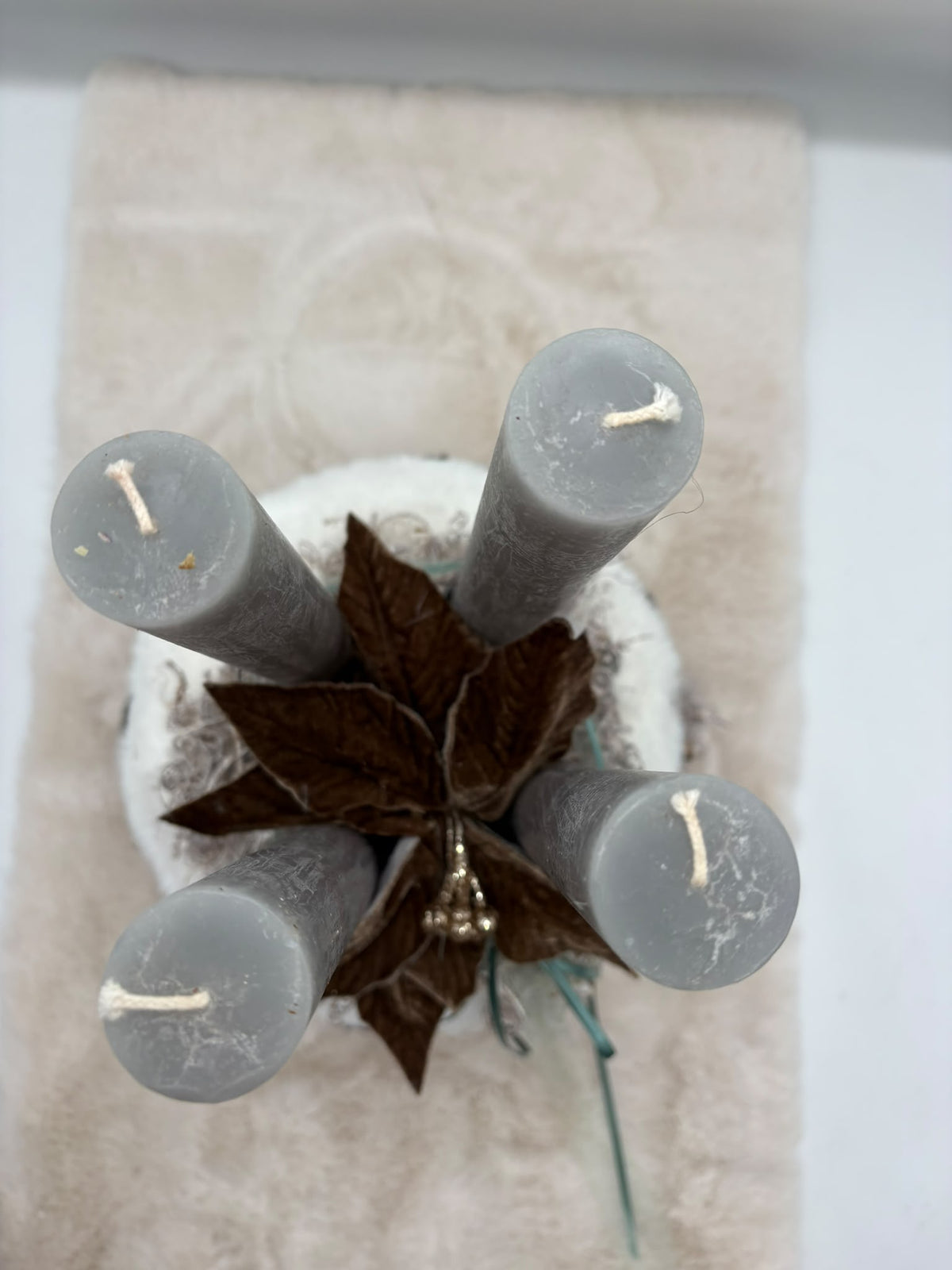 Adventskranz Weide / Plüsch mit 4 Kerzen