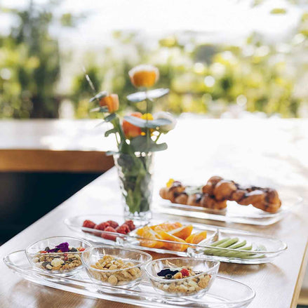 Aperitif -Set von 3 Tassen auf transparentem Plateau 50 cm AULICA