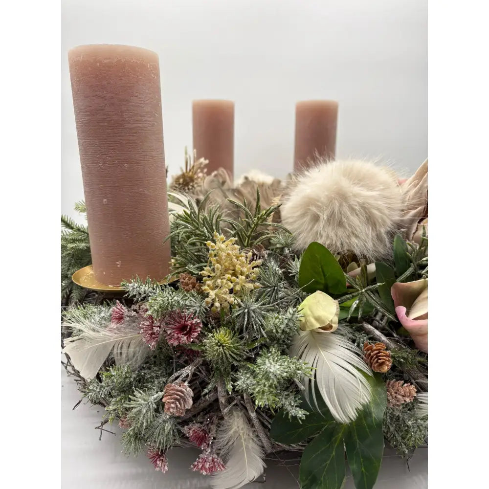 Adventskranz Mega Reisigkranz /Federn / Christrose mit 4 Kerzen