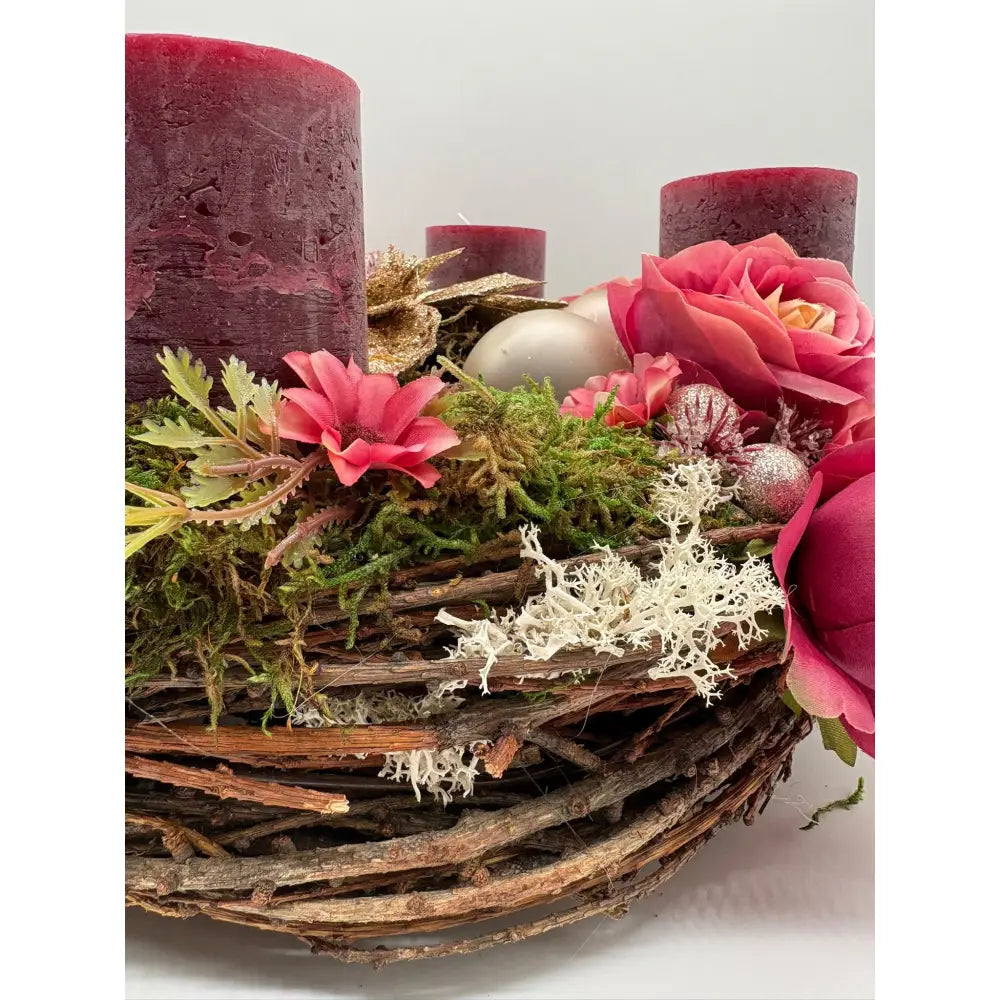 Adventskranz Pinienzweige / Christstern / Moos mit 4 Kerzen