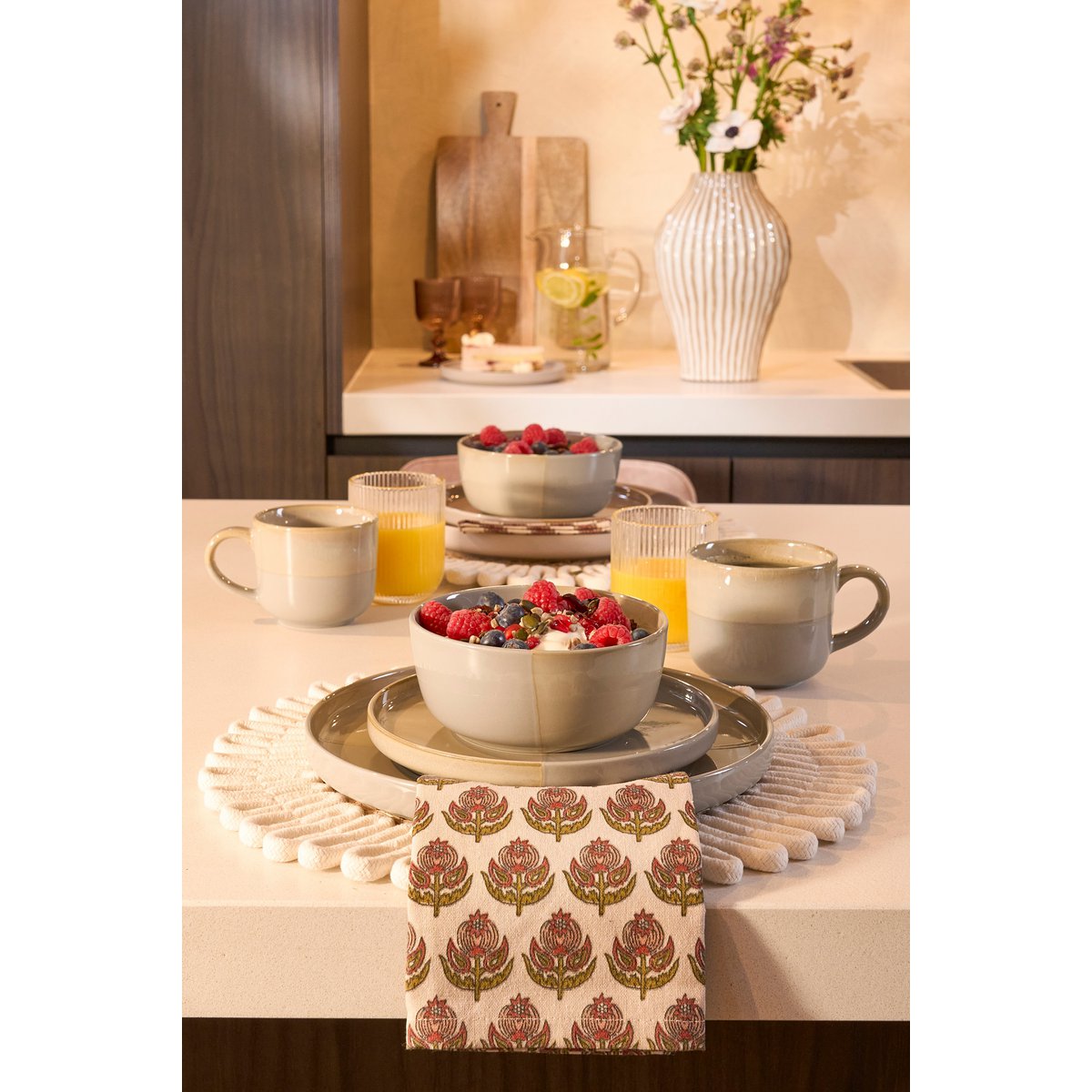 Ozi Set Set 4 Personen - Stein gut - grau - Pimis living by Konceptpunkt