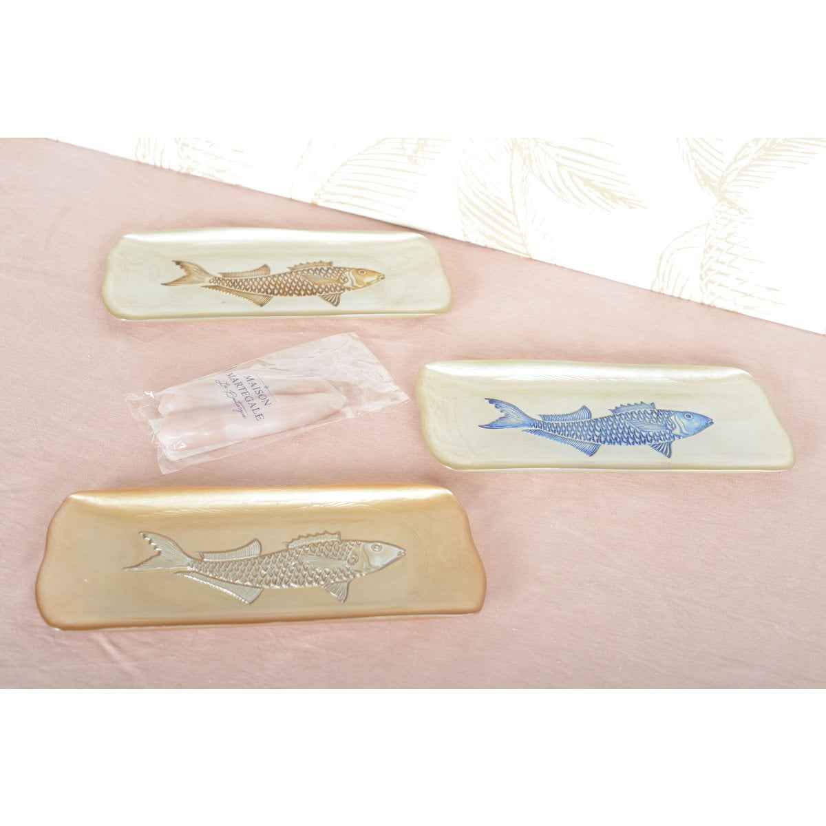 Vanille -Rechteckschale mit blauem Fisch 31.7x12.7x2,5 cm AULICA