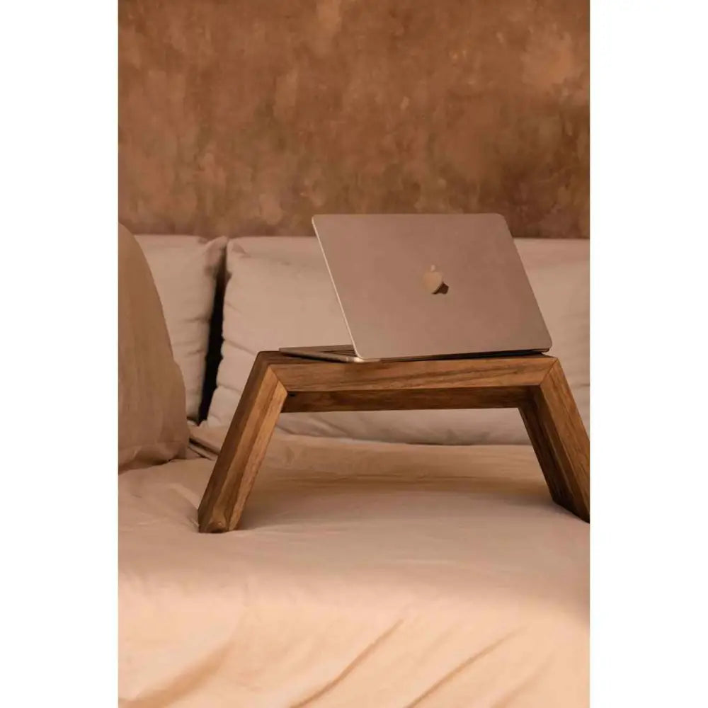 Der Ashley Cocoon Tisch – Natur