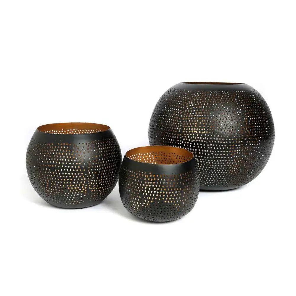 Der durchbohrte Ball - Schwarzes Gold - L.