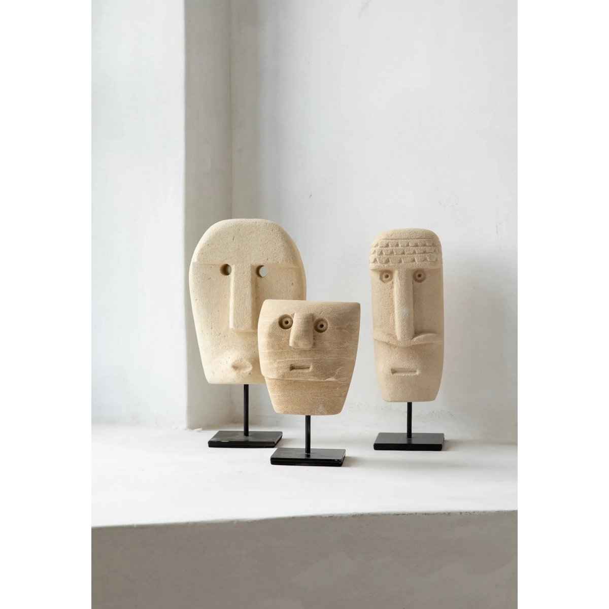 Der Sumba-Stein %2323 auf dem Ständer Bazar Bizar Living