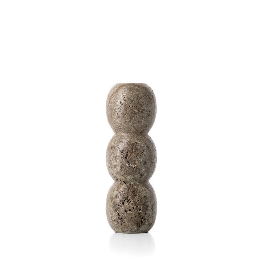 Der Travertin-Totem-Kerzenhalter – Grau – L - Pimis Living