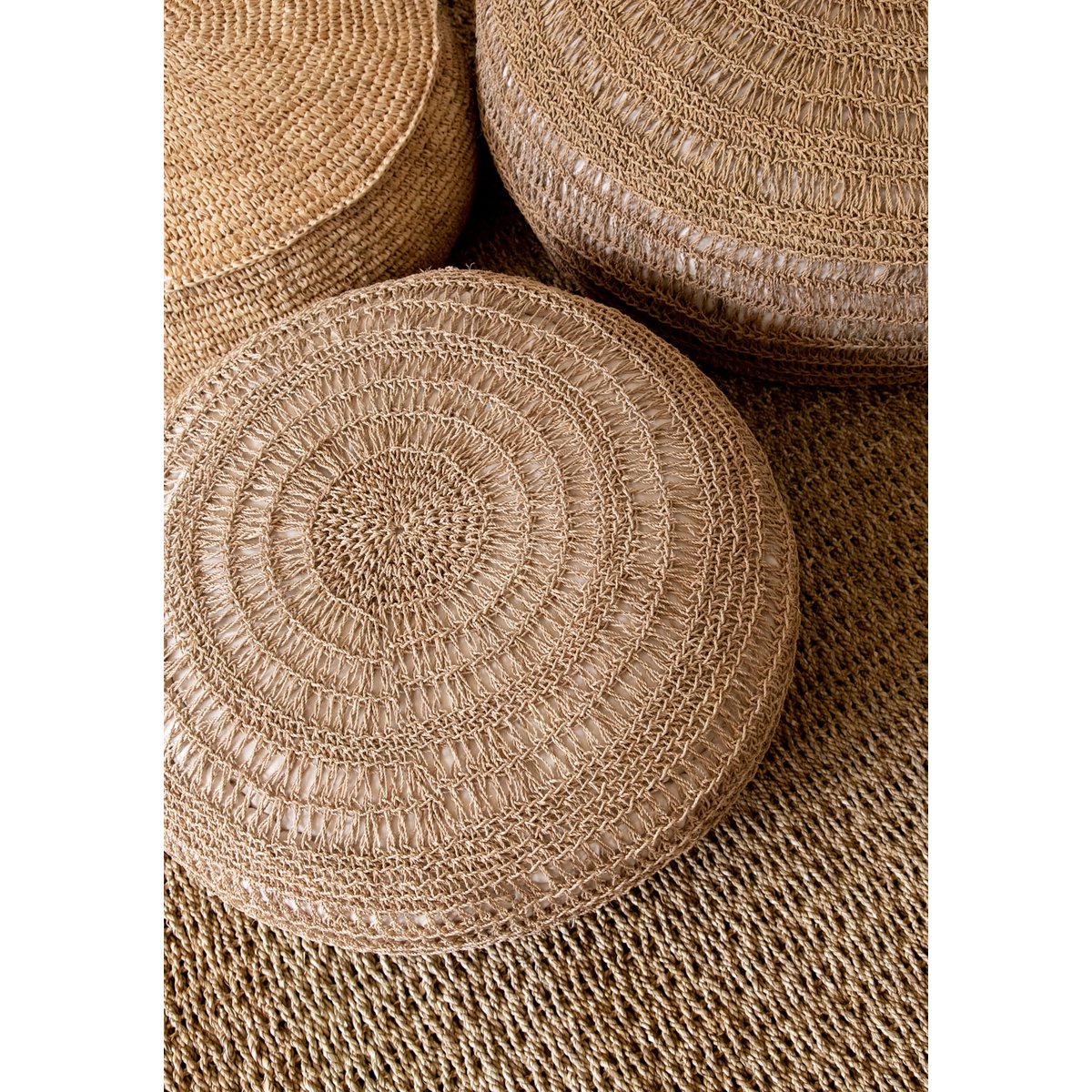 Der Raffia Flores Pouffe - Natürlich - Pimis Living
