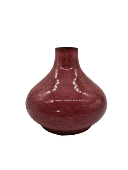 Metal vase bulbous in burgundy