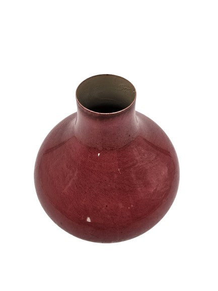 Metal vase bulbous in burgundy