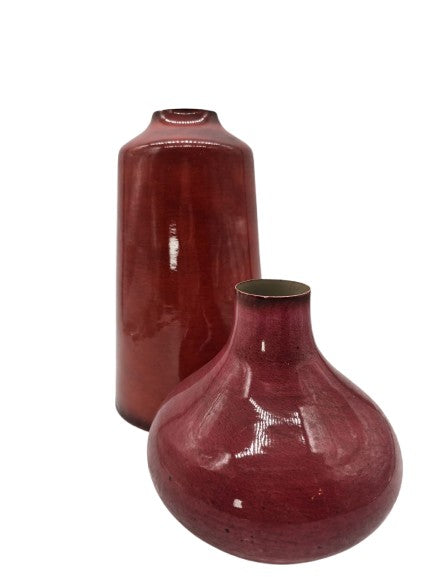 Metal vase in burgundy