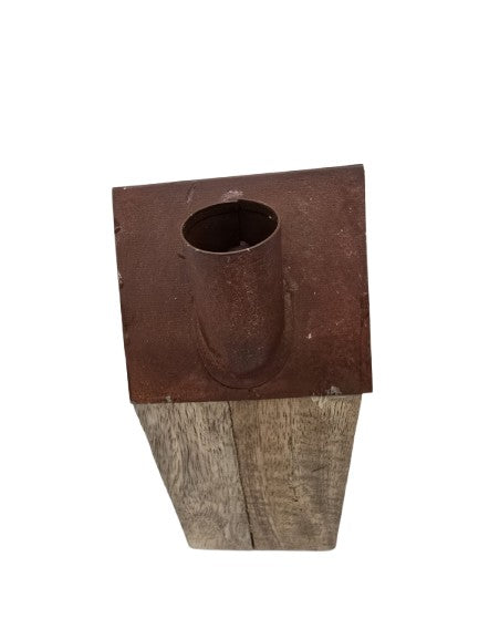 Candlestick/ wooden house with metal roof in rust (small)