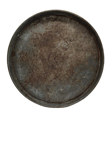 Bandeja de metal con aspecto oxidado