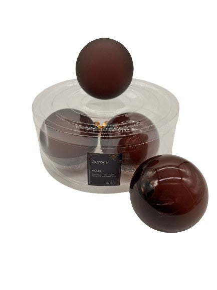 Weihnachtskugeln aus Glas in der Box mit 4 Kugeln